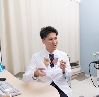 天王寺甲状腺えのもとクリニックの先生の写真